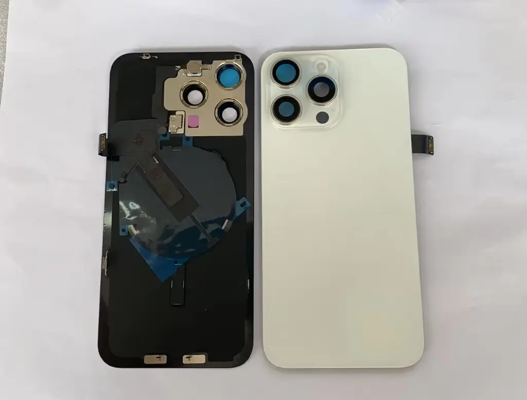 iPhone 15ProMax バックガラス （レンズ＆MagSafe付き）互換品 白　ロゴなし