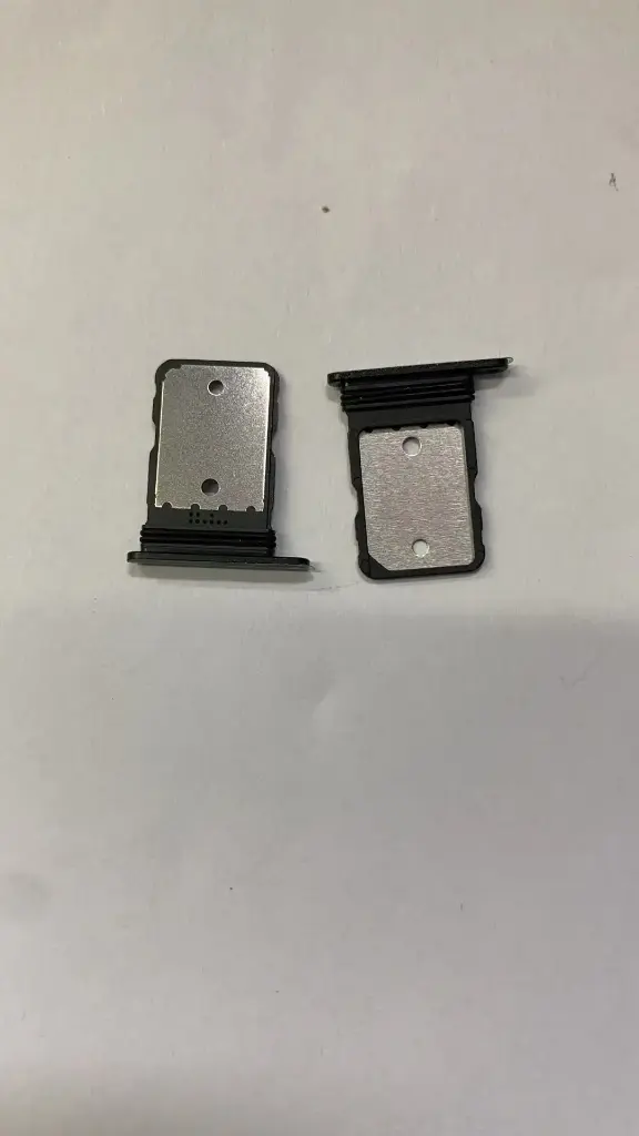 Google Pixel 6a SIM カードトレイ
