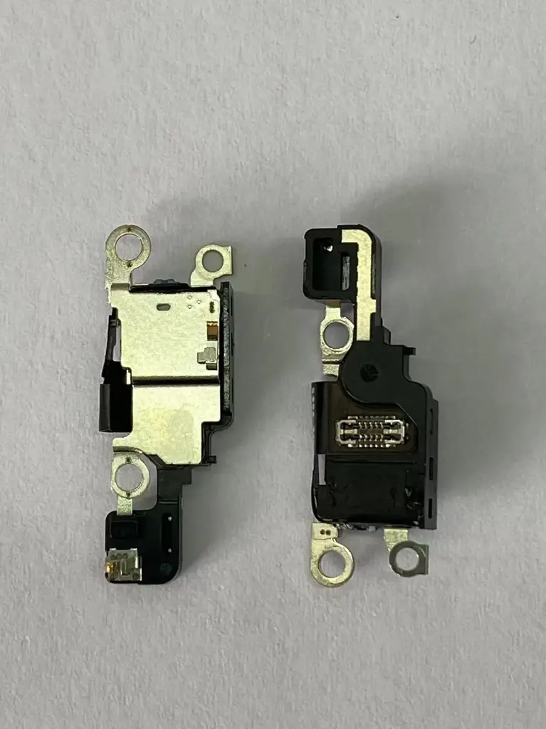 iPhone 16 Pro 充電ポートセンサーモジュール