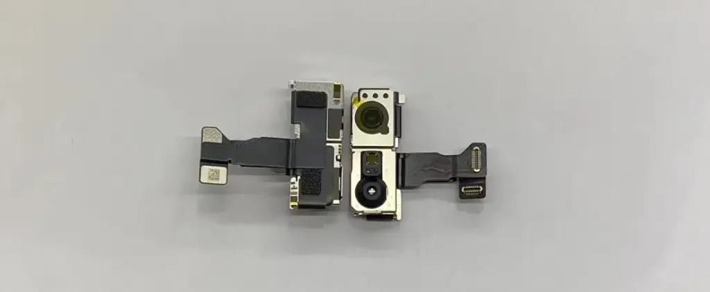 iPhone 17 フロントカメラ