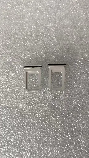 [S1188] iPhone 16E/17E SIMトレイ白